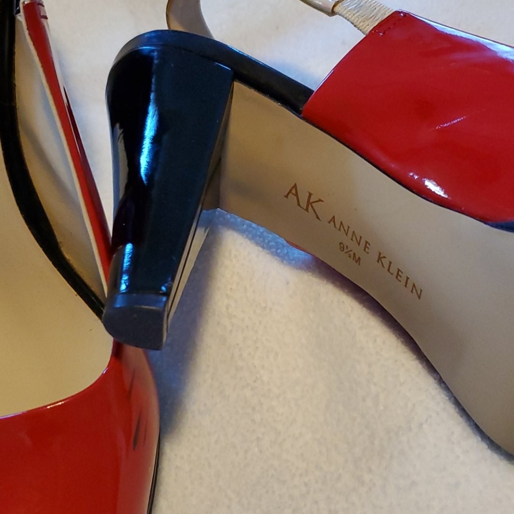 Shoes - Picture 2 of 3